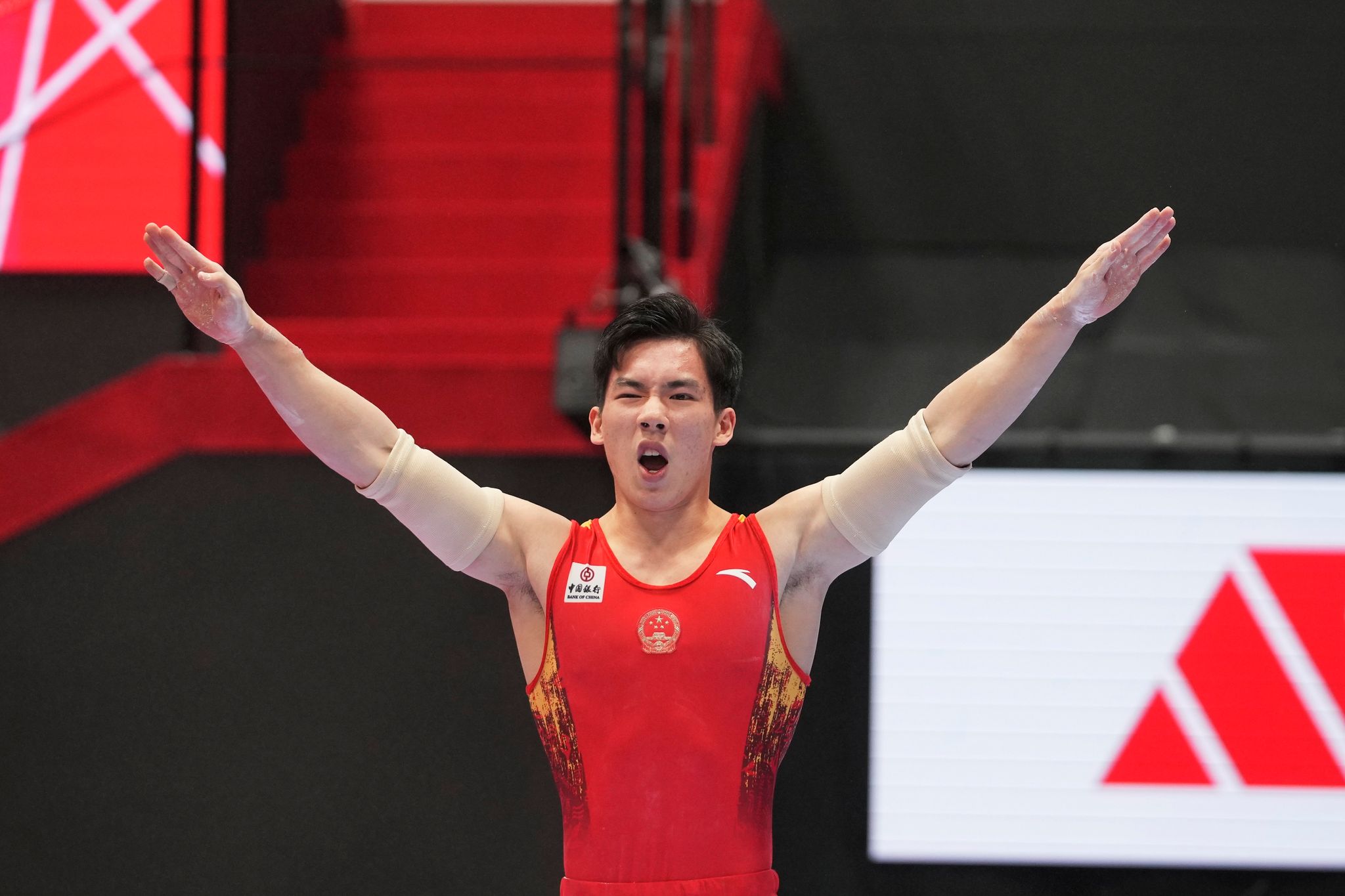 Sicherte sich den WM-Titel im Mehrkampf-Turnen: Zhang Boheng.