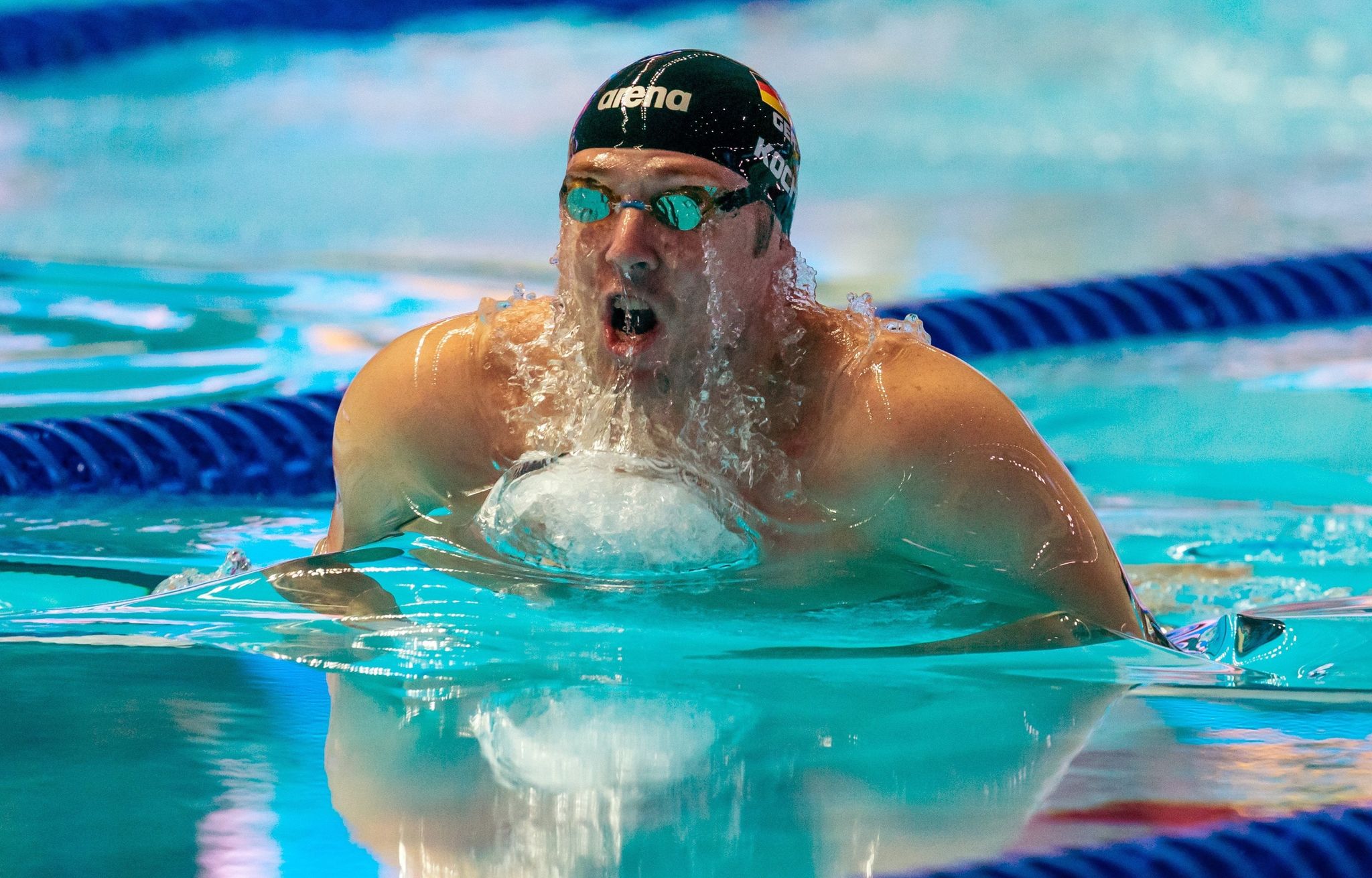 Brustschwimmer Marco Koch in Aktion.