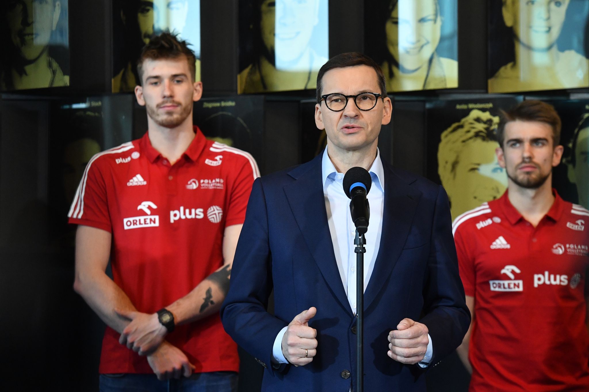Polens Ministerpräsident Mateusz Morawiecki gab auf einer PK bekannt, dass Polen die Volleyball-WM gemeinsam mit Slowenien ausrichten wird.