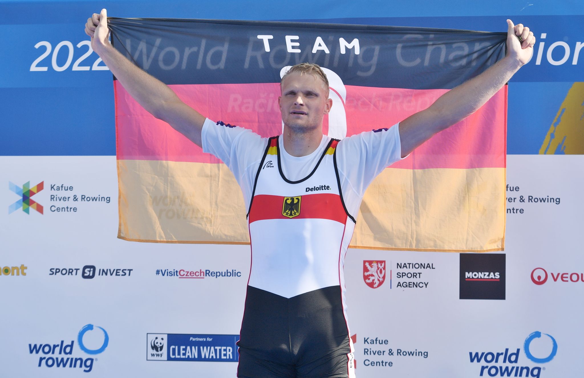Oliver Zeidler ruderte in Tschechien im Einer zu Gold.
