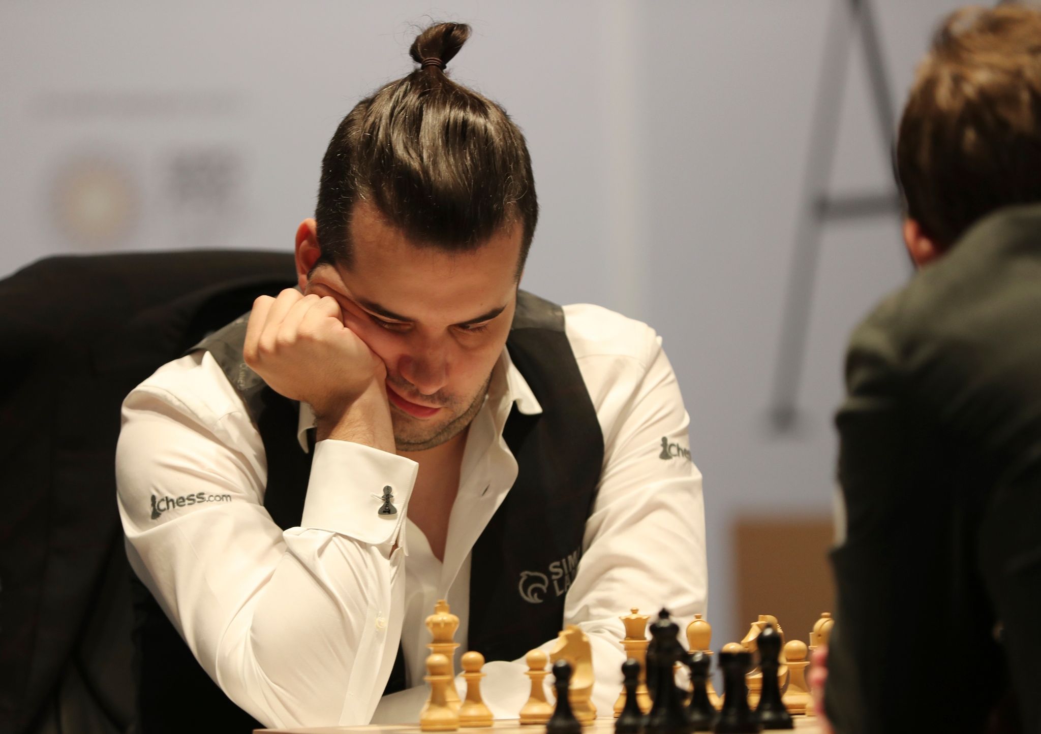 Liegt bei der Schach-WM wieder in Führung: Jan Nepomnjaschtschi in Aktion.