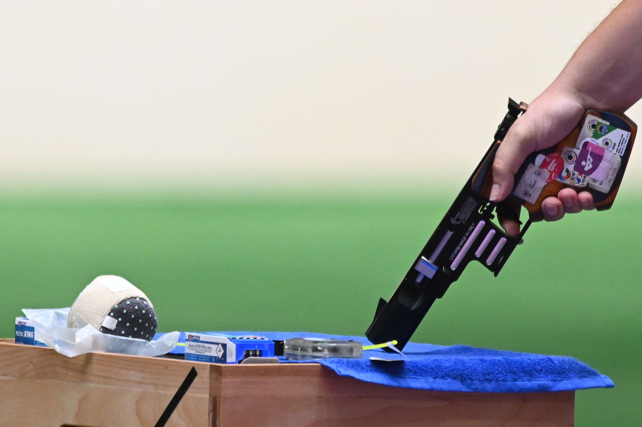 Schnellfeuerpistolenschütze Florian Peter gewinnt bei der Weltmeisterschaft in Baku Bronze.