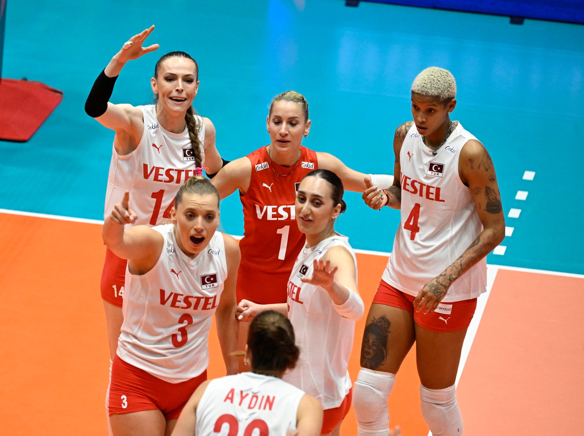 Die türkischen Volleyballerinnen holten sich den EM-Titel.