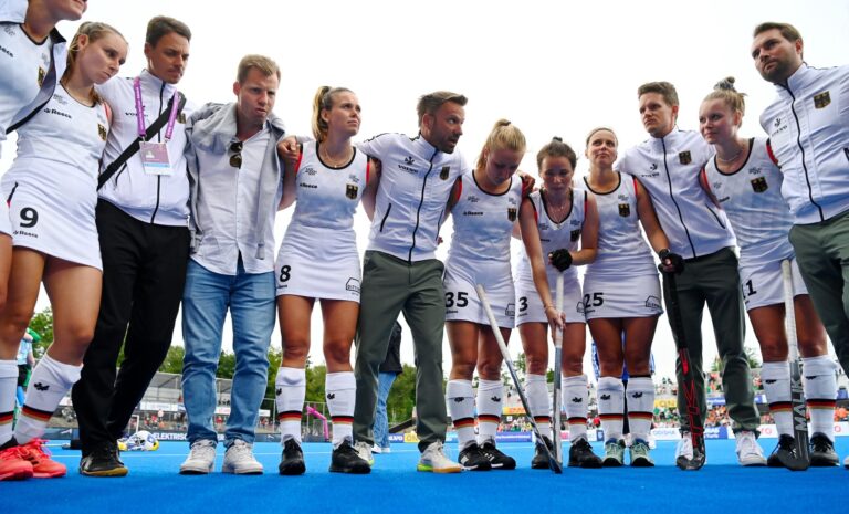 Deutschlands Hockey-Frauen haben das Olympia-Qualifikationsturnier in Indien gewonnen.