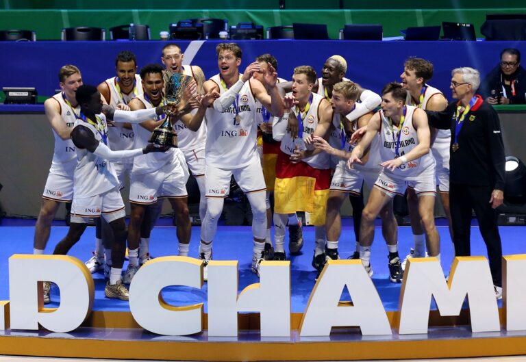 Als Weltmeister sind die deutschen Basketballer automatisch bei Olympia dabei.