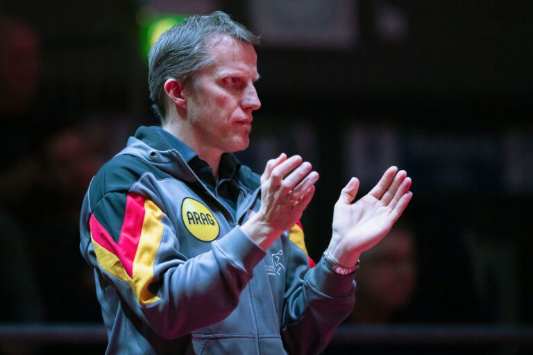 Tischtennis-Bundestrainer Jörg Roßkopf will mit dem deutschen Team China besiegen.