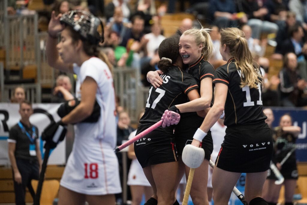 Die deutschen Hockey-Damen besiegten Spanien mit 4:2.