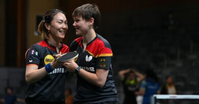 Sind bereit für das Spiel gegen Frankreich: Nina Mittelham (r) und Shan Xiaona.