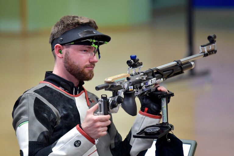 Maximilian Ulbrich gewann im Mixed gemeinsam mit Anna Janßen EM-Gold.