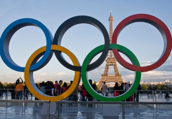 Die Olympischen Ringe sollen Ende April auf den Eiffelturm montiert werden.