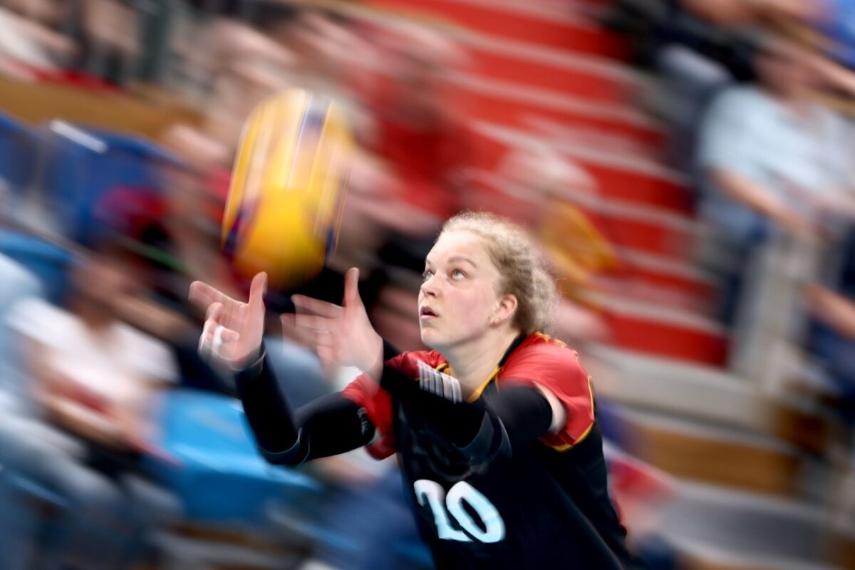 Die Volleyballerinnen um Lena Kindermann hoffen noch auf das Olympia-Ticket.