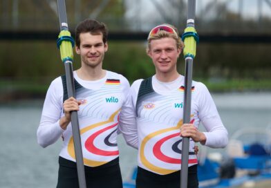 Julius Christ (l) und Sönke Kruse: Das Duo steht im Finale der Qualifikationsregatta für die Olympischen Spiele in Paris.