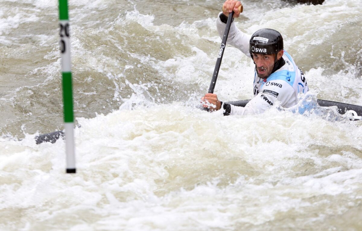 Aufrund von Strafsekunden verpasst Sideris Tasiadis das Podium in Augsburg.