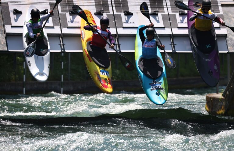 Das deutsche Kajak-Cross-Team hat sich für die Olympischen Spiele qualifiziert.