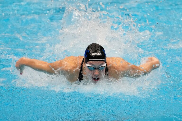 Gretchen Walsh hat den Weltrekord über 100 Meter Schmetterling verbessert.