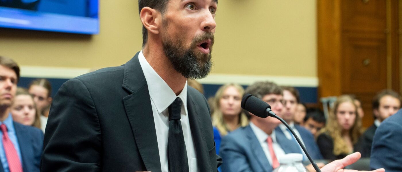 Michael Phelps spricht während einer Anhörung im US-Repräsentantenhaus.