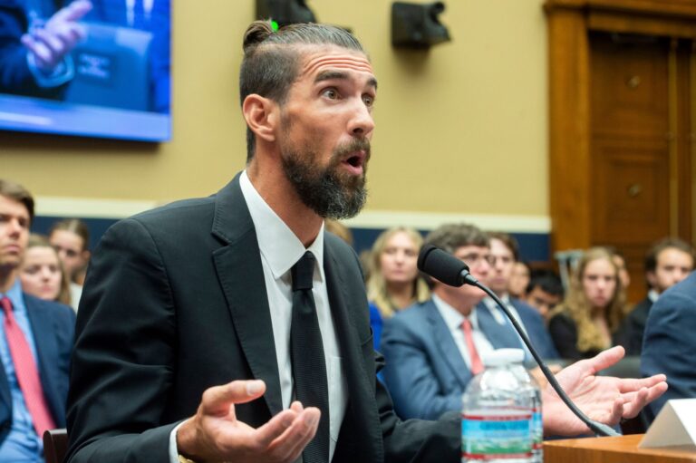 Michael Phelps spricht während einer Anhörung im US-Repräsentantenhaus.