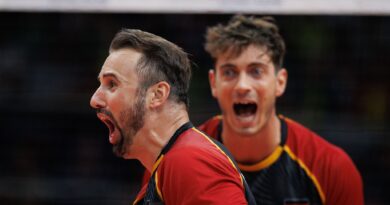 Die deutschen Volleyballer um Georg Grozer (l) sind erstmals seit zwölf Jahren wieder bei Sommerspielen dabei.