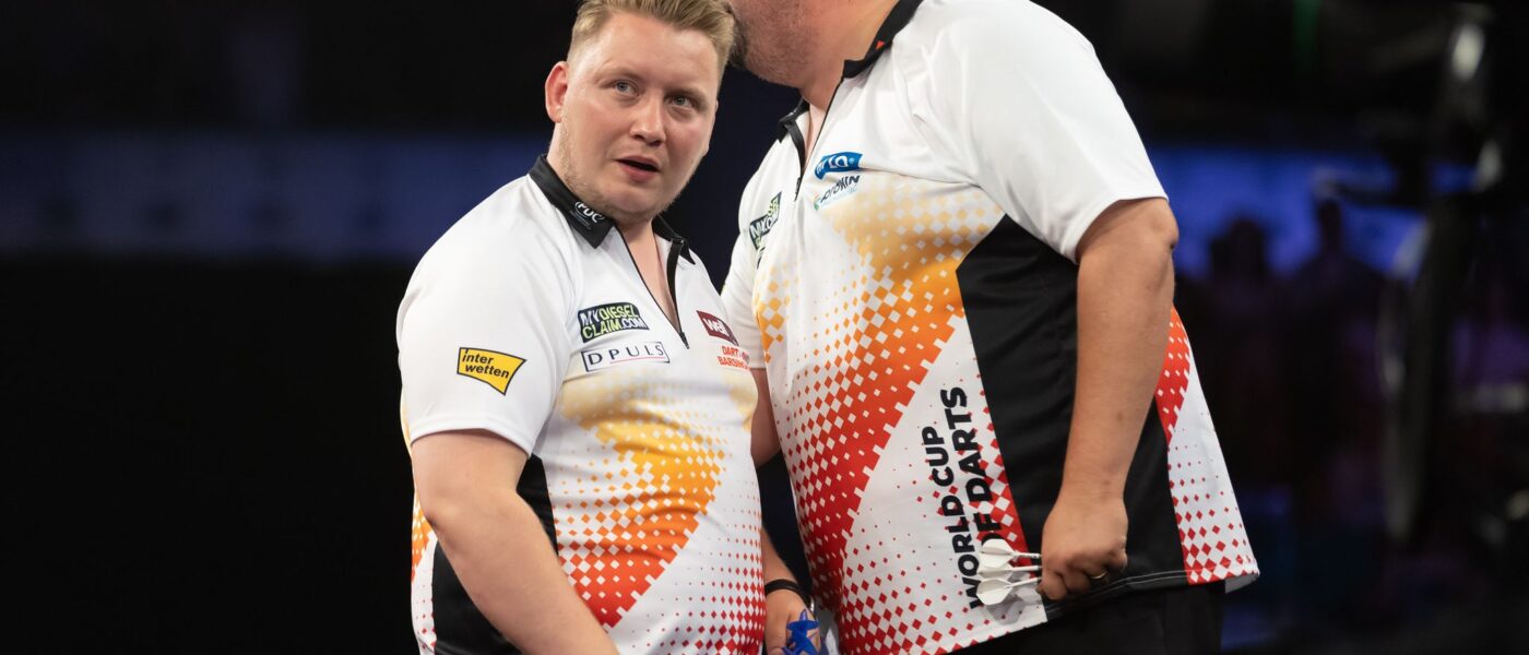 Martin Schindler (l) und Gabriel Clemens schieden bei der Team-WM im Achtelfinale aus.