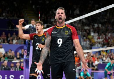 Deutschlands Volleyballer feiern einen wichtigen Sieg zum Olympia-Auftakt.