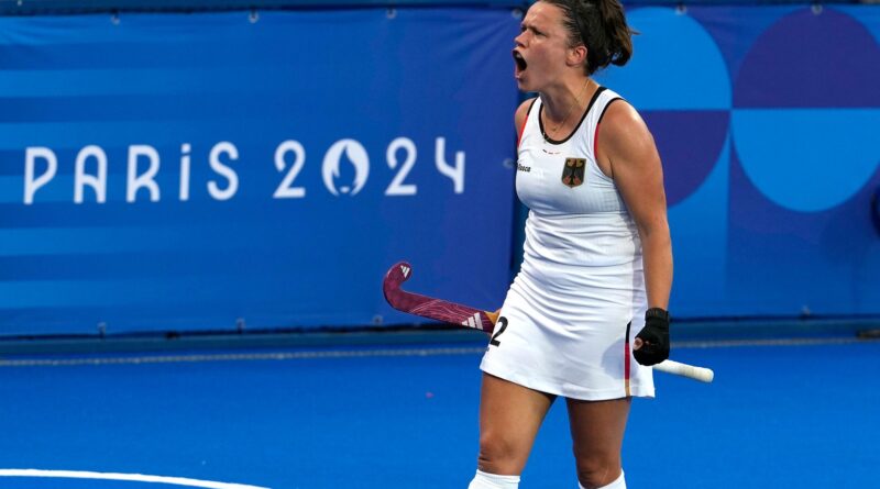 Charlotte Stapenhorst brachte die deutschen Hockey-Frauen gegen die Niederlande in Führung, am Ende hieß es aber 1:2.