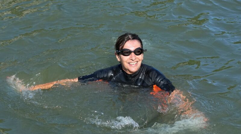 Die Pariser Bürgermeisterin hat getestet, ob die Seine sauber genug zum Schwimmen ist.