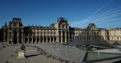 Der Louvre gehört zu den Einrichtungen, die bei der Eröffnung der Olympischen Sommerspiele geschlossen bleiben. (Archivfoto)
