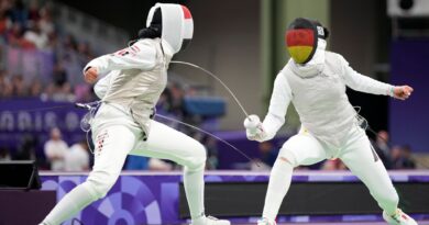 Medaillen-Traum geplatzt: Anne Sauer (r.) scheiterte bei ihrer Olympia-Premiere im Viertelfinale.