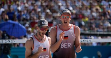 Das Duo Clemens Wickler (l) und Nils Ehlers will eine Medaille holen.