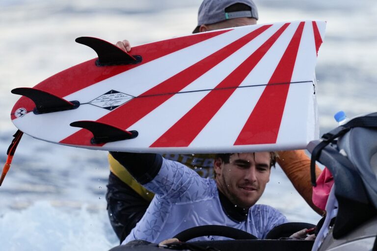 Die Wellen vor Tahiti sind gefürchtet und können sogar Surfbretter zerschmettern.