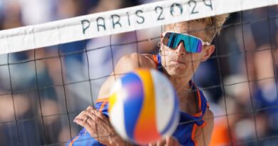 Bei seinem ersten Auftritt in Paris gab es Pfiffe für Beachvolleyballer Steven van de Velde.