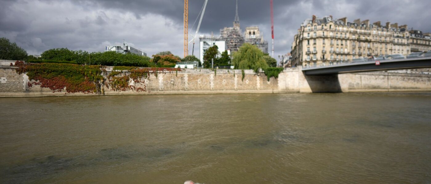 Die Freiwasserschwimmer sollen in der Seine ihre Olympiasieger ermitteln.