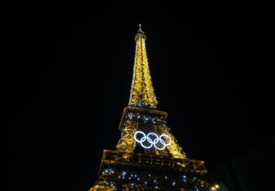 Paris möchte die am Eiffelturm montierten olympischen Ringe dauerhaft in der Stadt behalten (Archivbild).