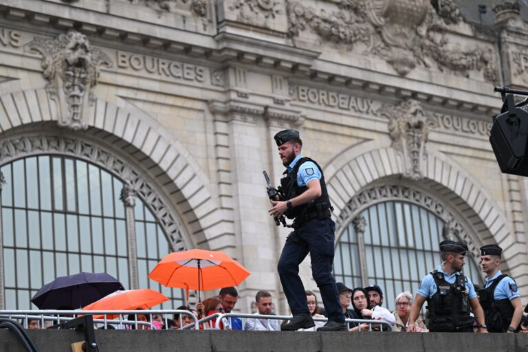 Ein Großaufgebot der Polizei sicherte die Eröffnung der Olympischen Spiele.