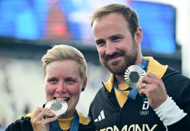 Michelle Kroppen und Florian Unruh jubeln über die erste deutsche Olympia-Medaille im Mixed.