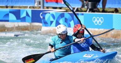 Elena Lilik kämpft sich mit viel Durchsetzungsvermögen ins Halbfinale bei der Olympia-Premiere im Kajak-Cross.