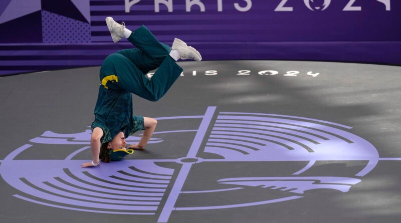 Während ihres Aiftritts bei den Olympischen Spielen wälzte sich Gunn auf dem Boden oder hüpfte wie ein Känguru.