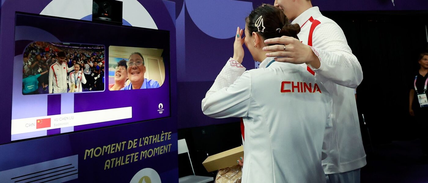 Nicht nur der Olympiasieg sorgt bei Badmintonspielerin Huang Yaqiong für große Freude.