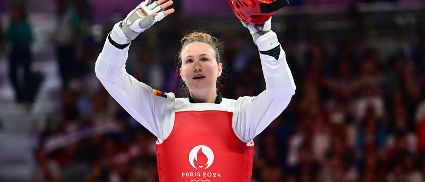 Lorena Brandl aus Deutschland kommt zum Kampf gegen Lee aus Südkorea.