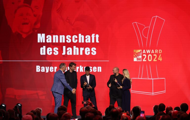 Bayer Leverkusen bekam den «Sport-Bild-Award» für die Mannschaft des Jahres.