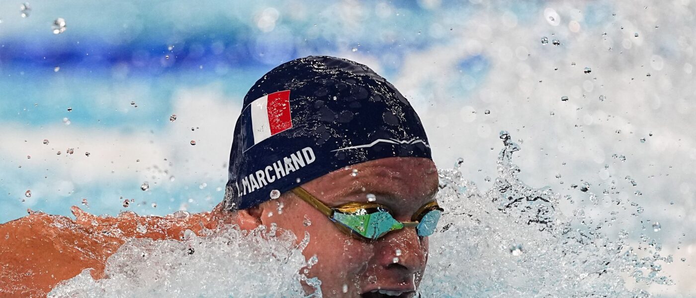 Léon Marchand hat sein viertes Olympia-Gold gewonnen.