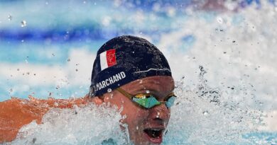 Léon Marchand hat sein viertes Olympia-Gold gewonnen.