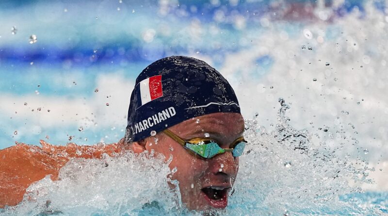 Léon Marchand hat sein viertes Olympia-Gold gewonnen.