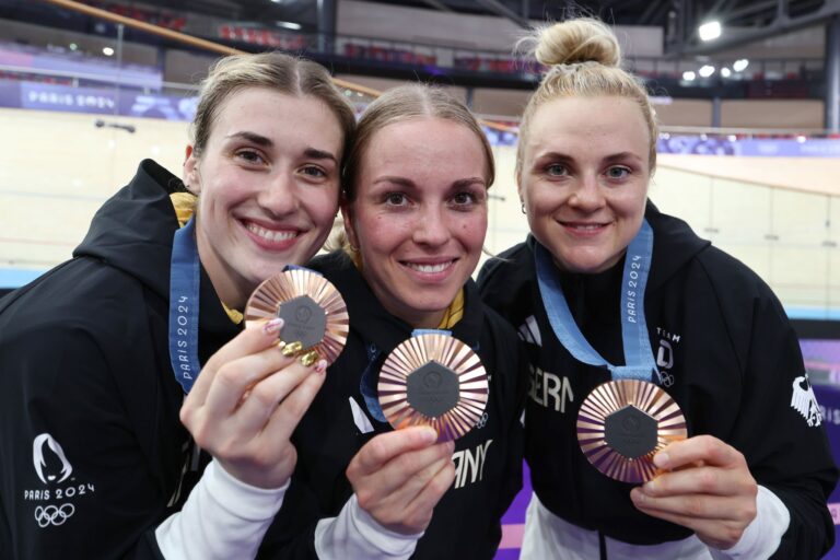 Am Ende können die Teamsprinterinnen doch über Bronze jubeln.