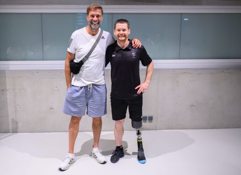 Jürgen Klopp unterstützt in Paris seinen langjährigen Freund Wojtek Czyz.