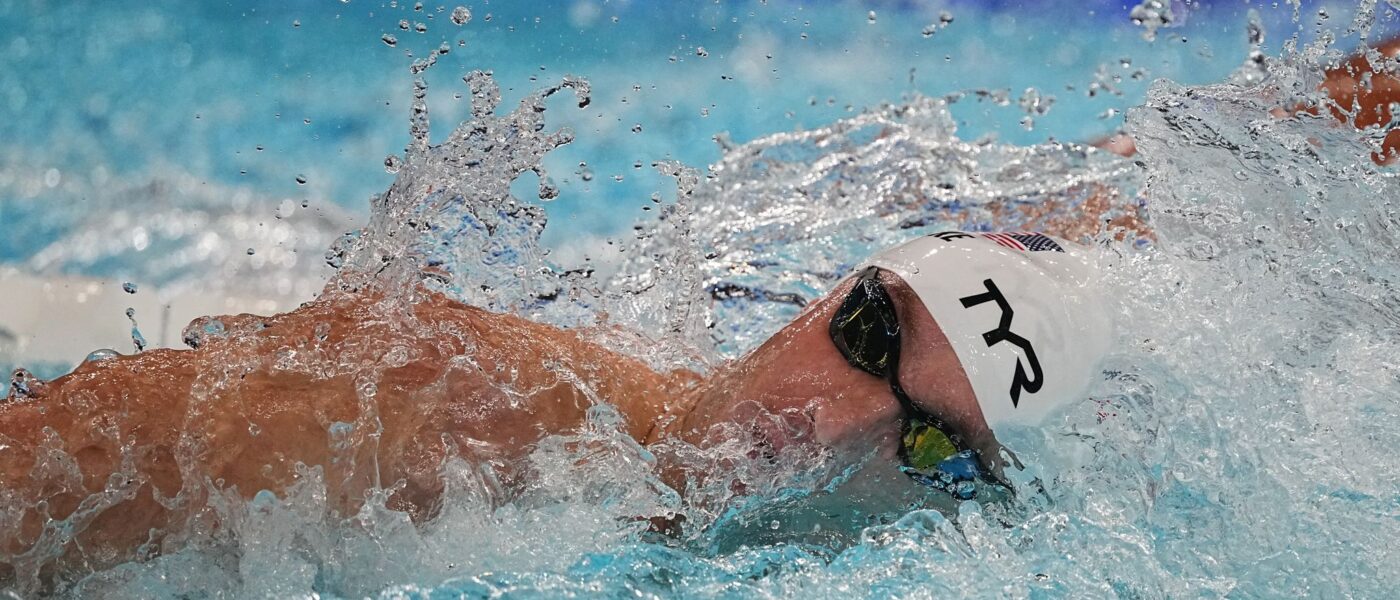 Bobby Finke hat den Weltrekord über 1500 Meter Freistil geknackt.