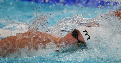 Bobby Finke hat den Weltrekord über 1500 Meter Freistil geknackt.