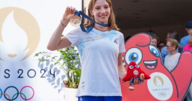 Ana Barbosu freut sich über ihre olympische Bronzemedaille.