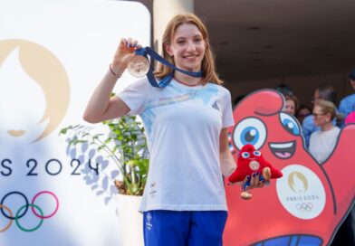 Ana Barbosu freut sich über ihre olympische Bronzemedaille.