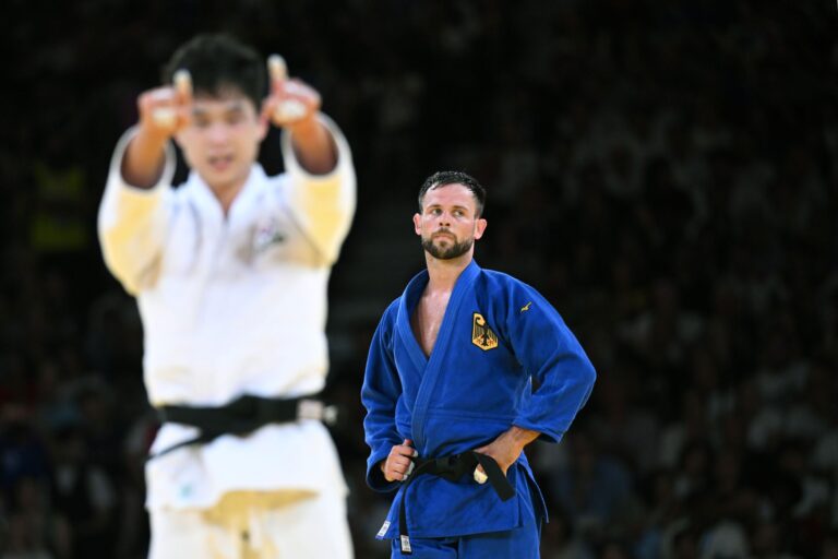 Fassungslos: Igor Wandtke (r.) nach dem verlorenen Bronze-Kampf gegen Südkorea.